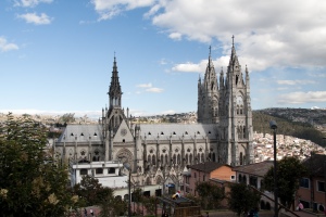 Basílica_del_Voto_Nacional,_Quito_-_4